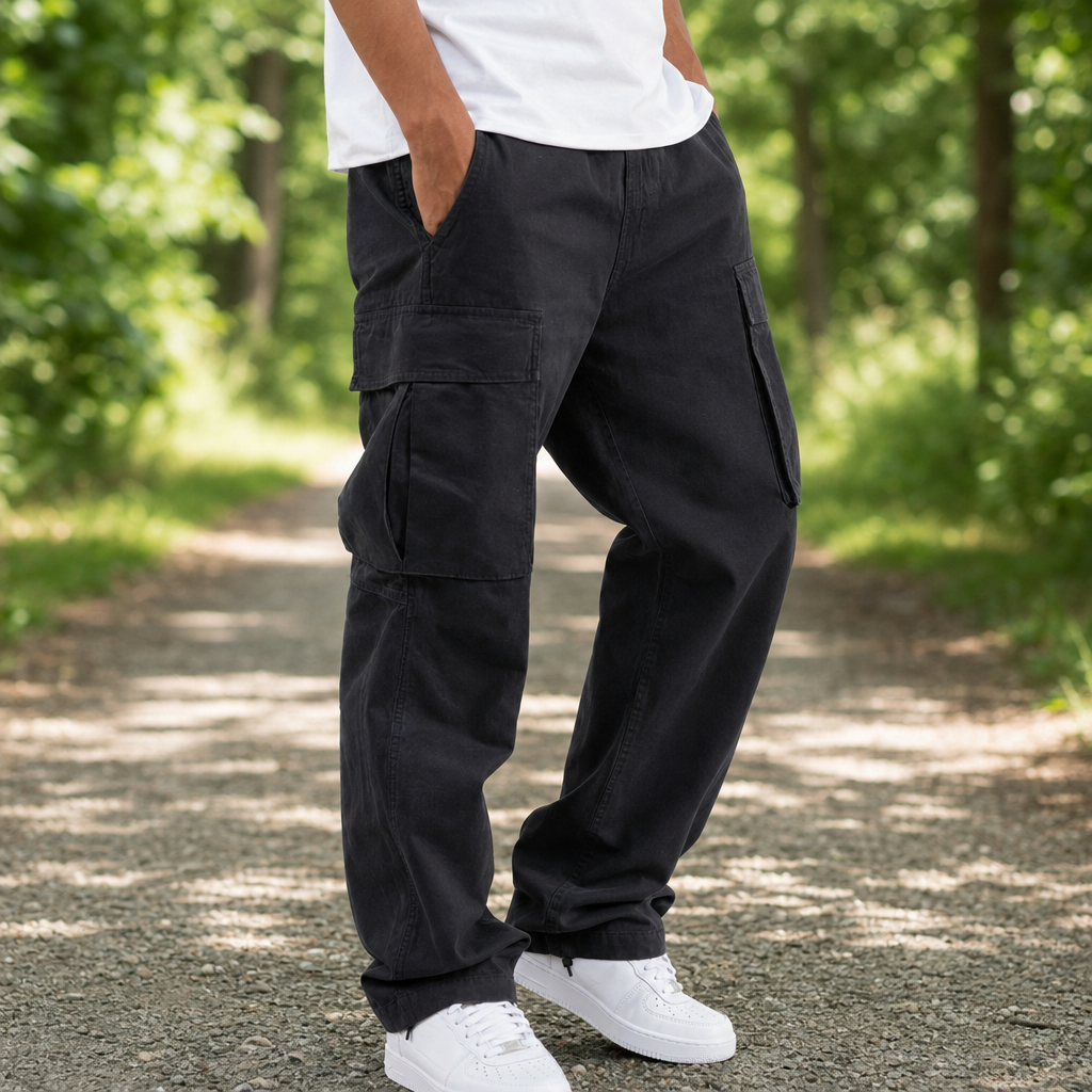 Cassis Relaxed Fit Cargo Pants in Black