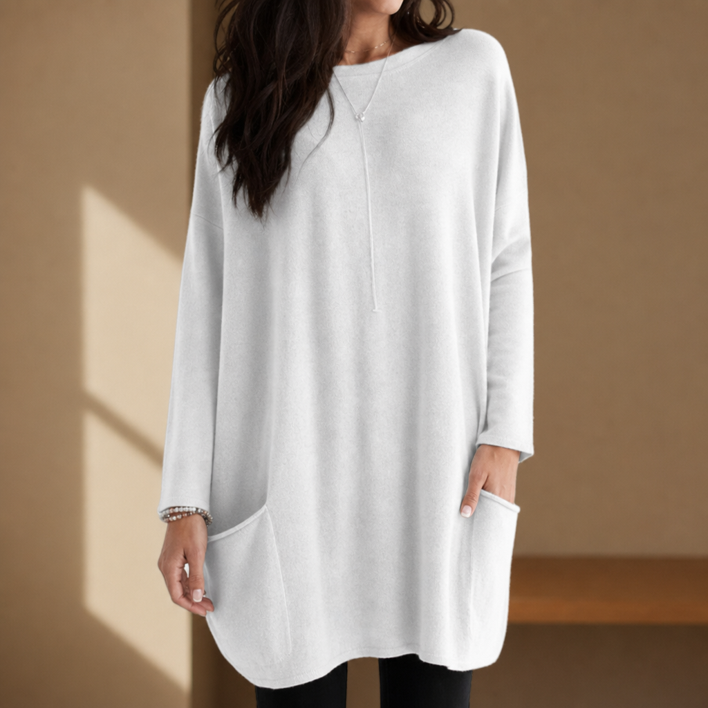Sarentina Relaxed Pocket Tunic Sweater in White